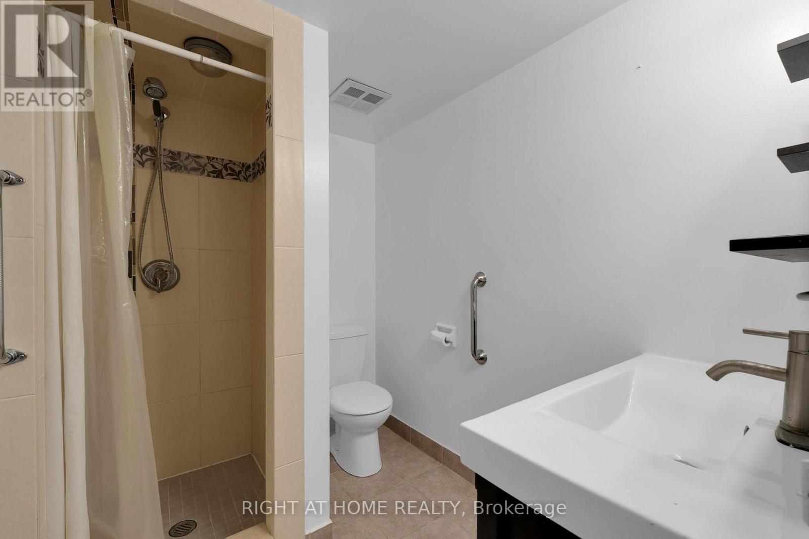 205 - 3650 Kaneff Crescent, Mississauga, Ontario  L5A 4A1 - Photo 34 - W12456647