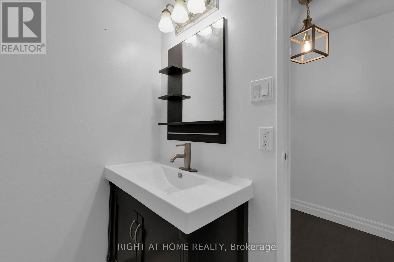 205 - 3650 Kaneff Crescent, Mississauga, Ontario  L5A 4A1 - Photo 35 - W12456647