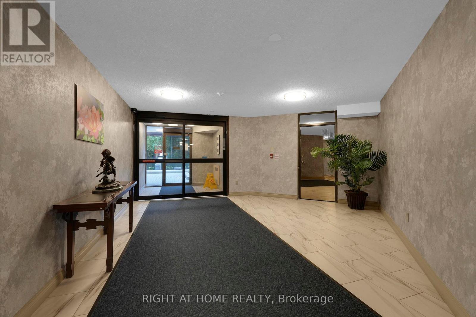 205 - 3650 Kaneff Crescent, Mississauga, Ontario  L5A 4A1 - Photo 39 - W12456647