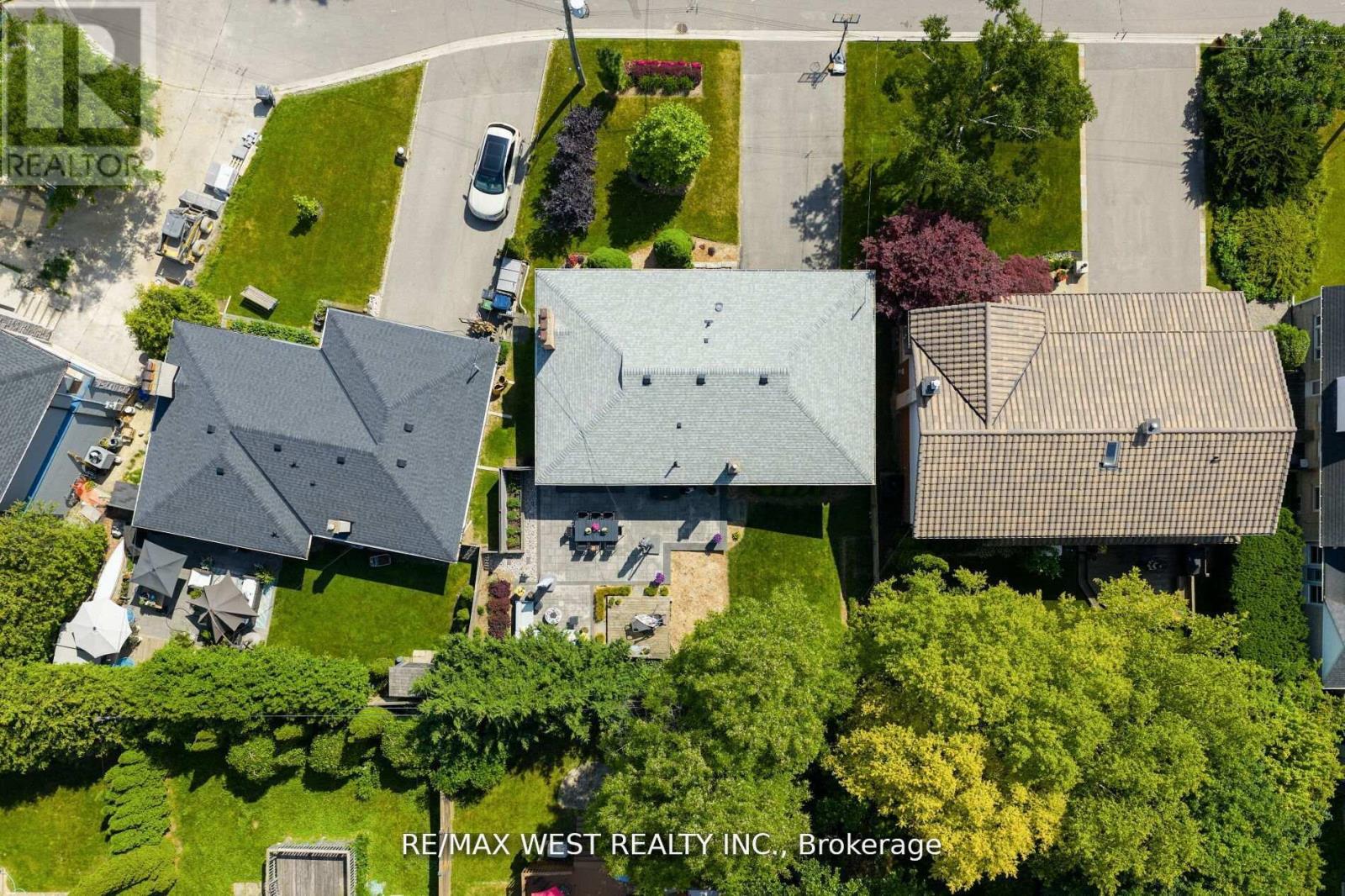 10 Vanellan Court, Toronto, Ontario  M8Z 4A5 - Photo 25 - W12456651