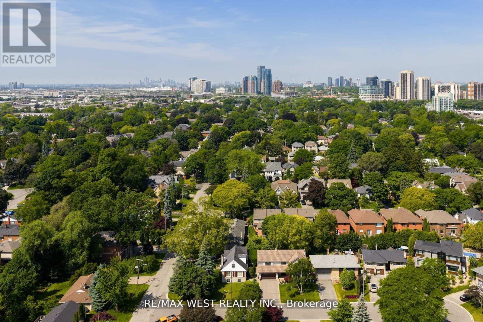 10 Vanellan Court, Toronto, Ontario  M8Z 4A5 - Photo 47 - W12456651