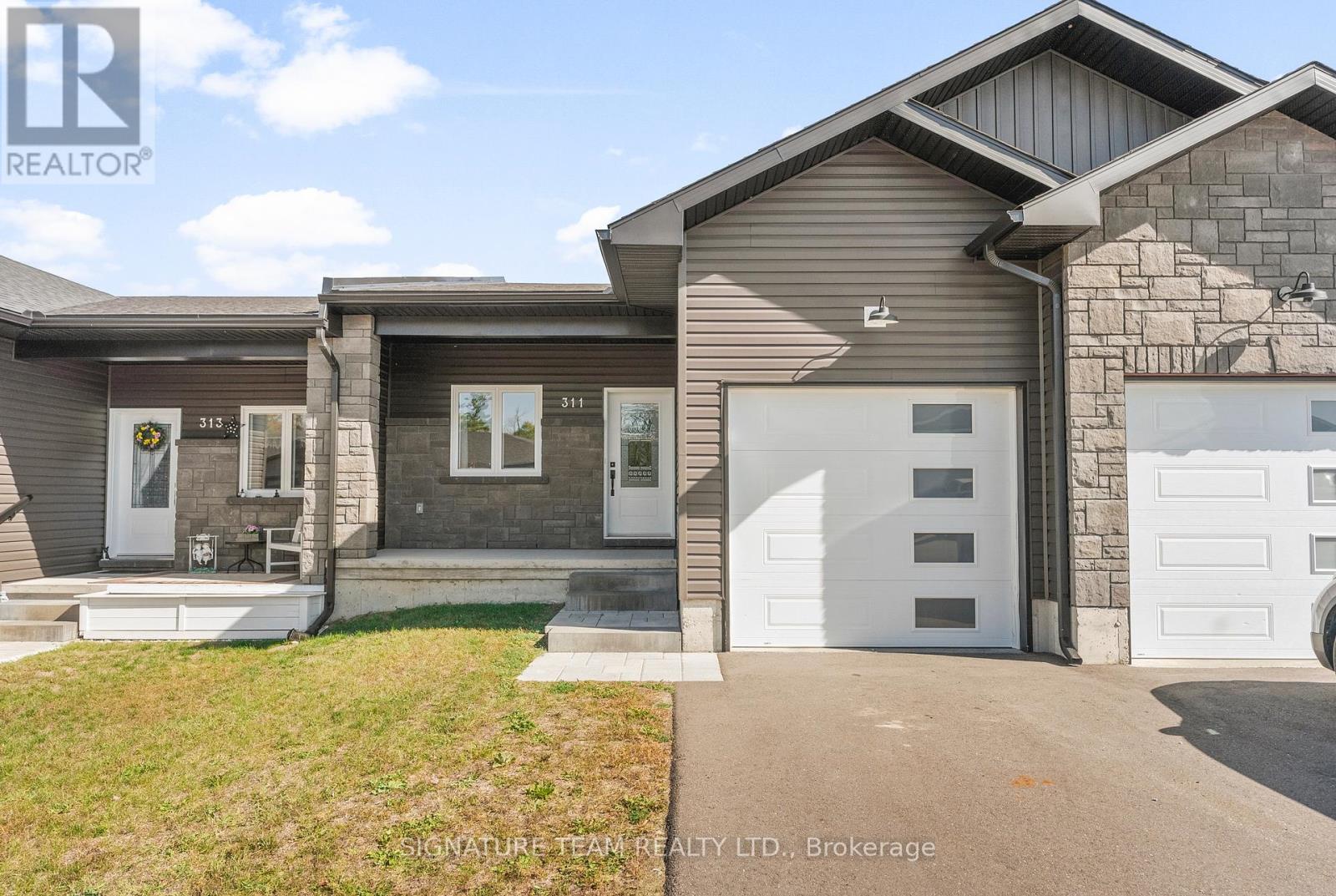 311 Forestview Crescent, Renfrew, Ontario  K7V 0A1 - Photo 2 - X12456715
