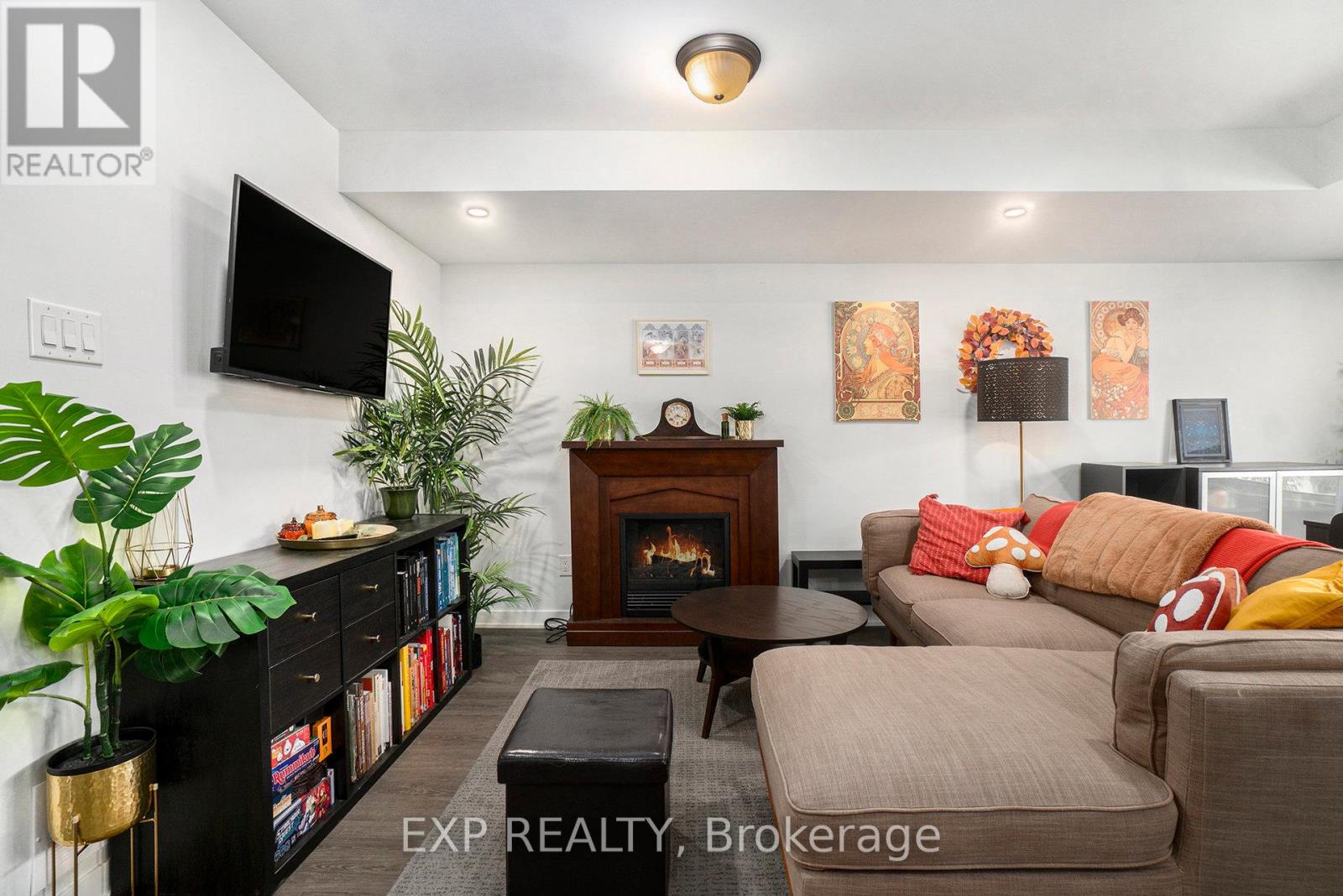 770 Mikinak Road, Ottawa, Ontario  K1K 5A5 - Photo 6 - X12456662
