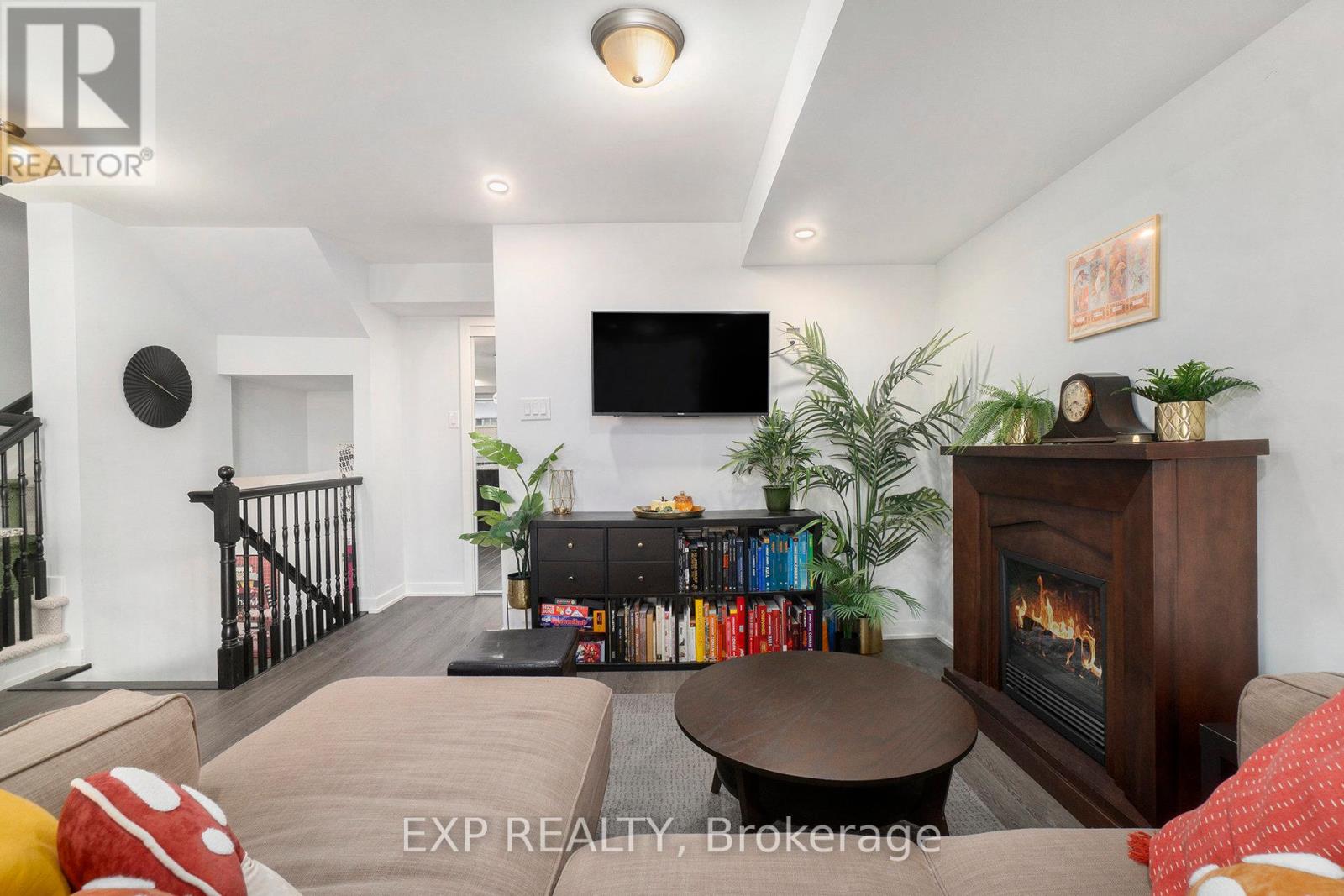 770 Mikinak Road, Ottawa, Ontario  K1K 5A5 - Photo 8 - X12456662