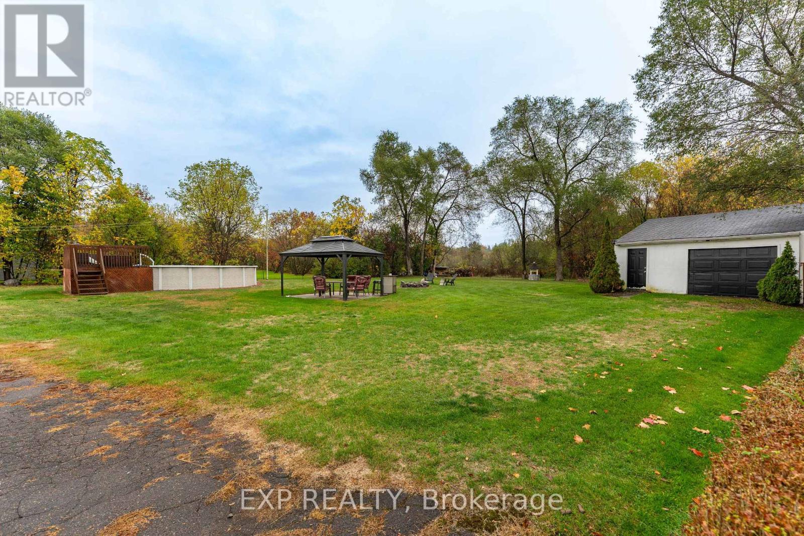 635 Front Road W, Champlain, Ontario  K0B 1K0 - Photo 37 - X12456729