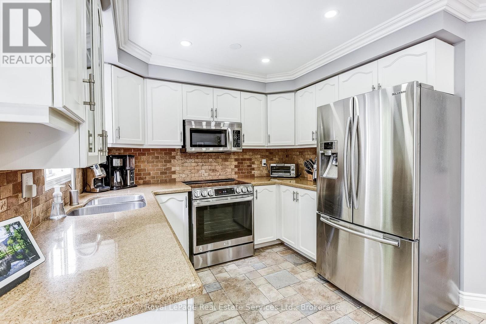 2176 Havenbrook Road, Oakville, Ontario  L6H 3B3 - Photo 11 - W12456680