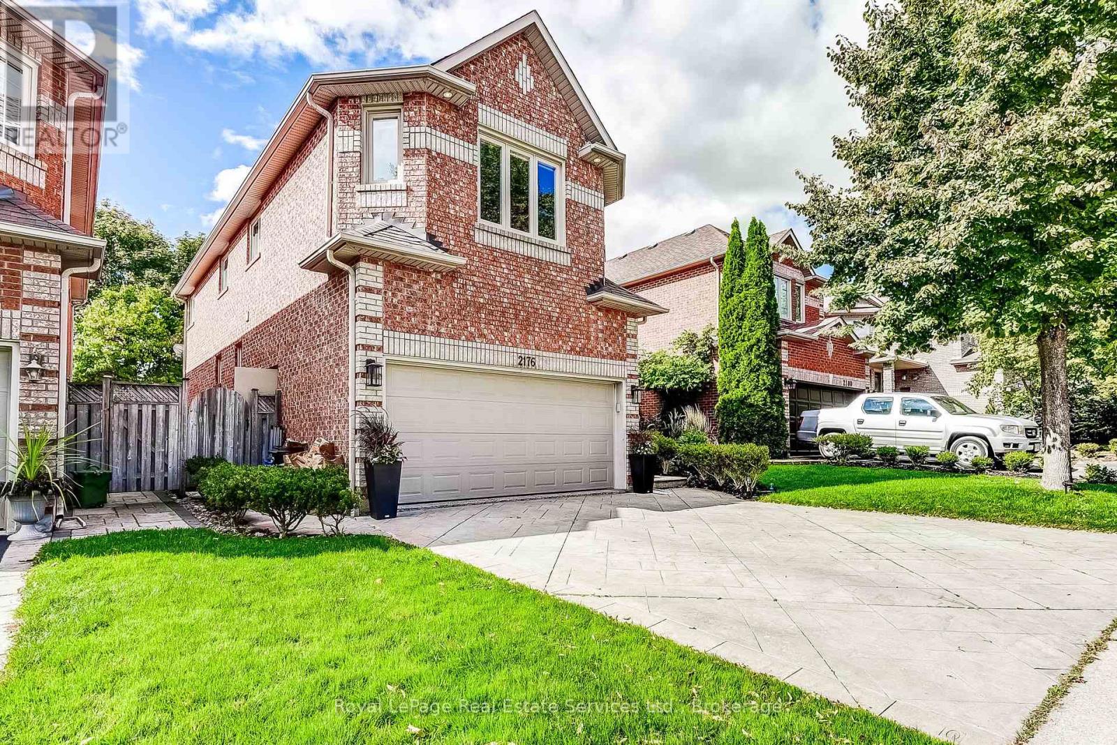 2176 Havenbrook Road, Oakville, Ontario  L6H 3B3 - Photo 2 - W12456680