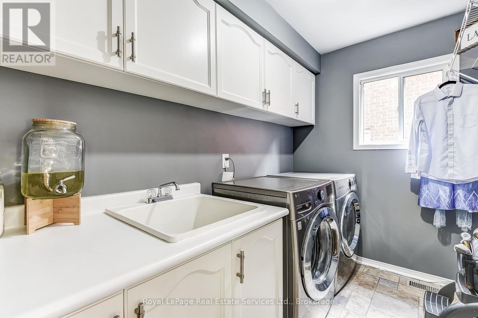 2176 Havenbrook Road, Oakville, Ontario  L6H 3B3 - Photo 23 - W12456680