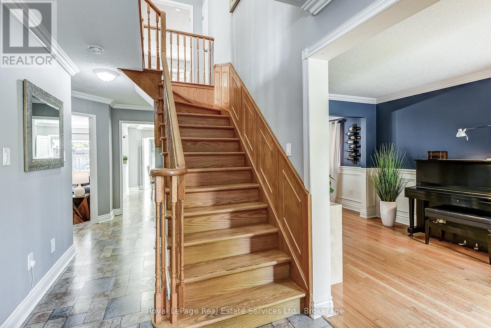2176 Havenbrook Road, Oakville, Ontario  L6H 3B3 - Photo 7 - W12456680
