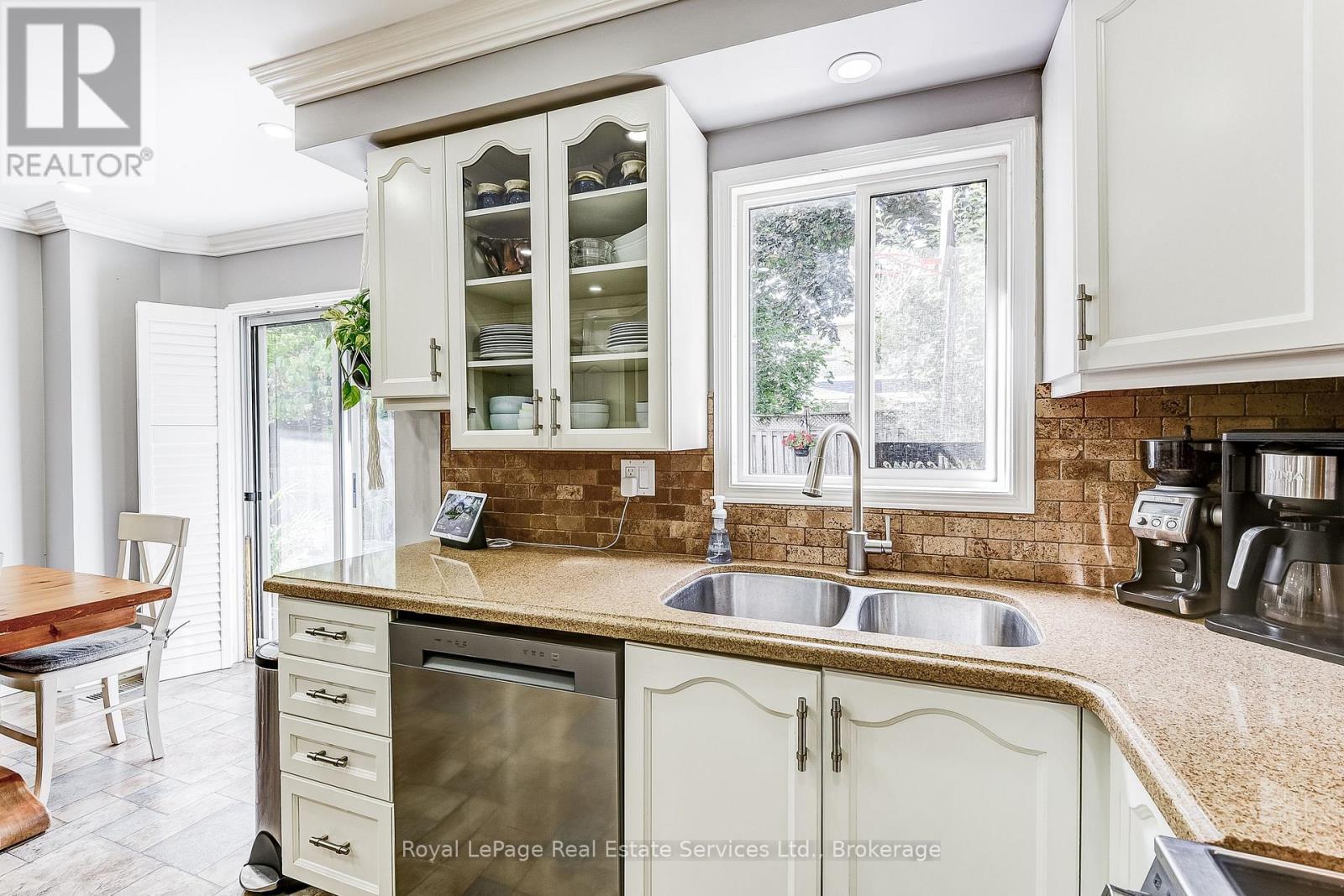 2176 Havenbrook Road, Oakville, Ontario  L6H 3B3 - Photo 9 - W12456680