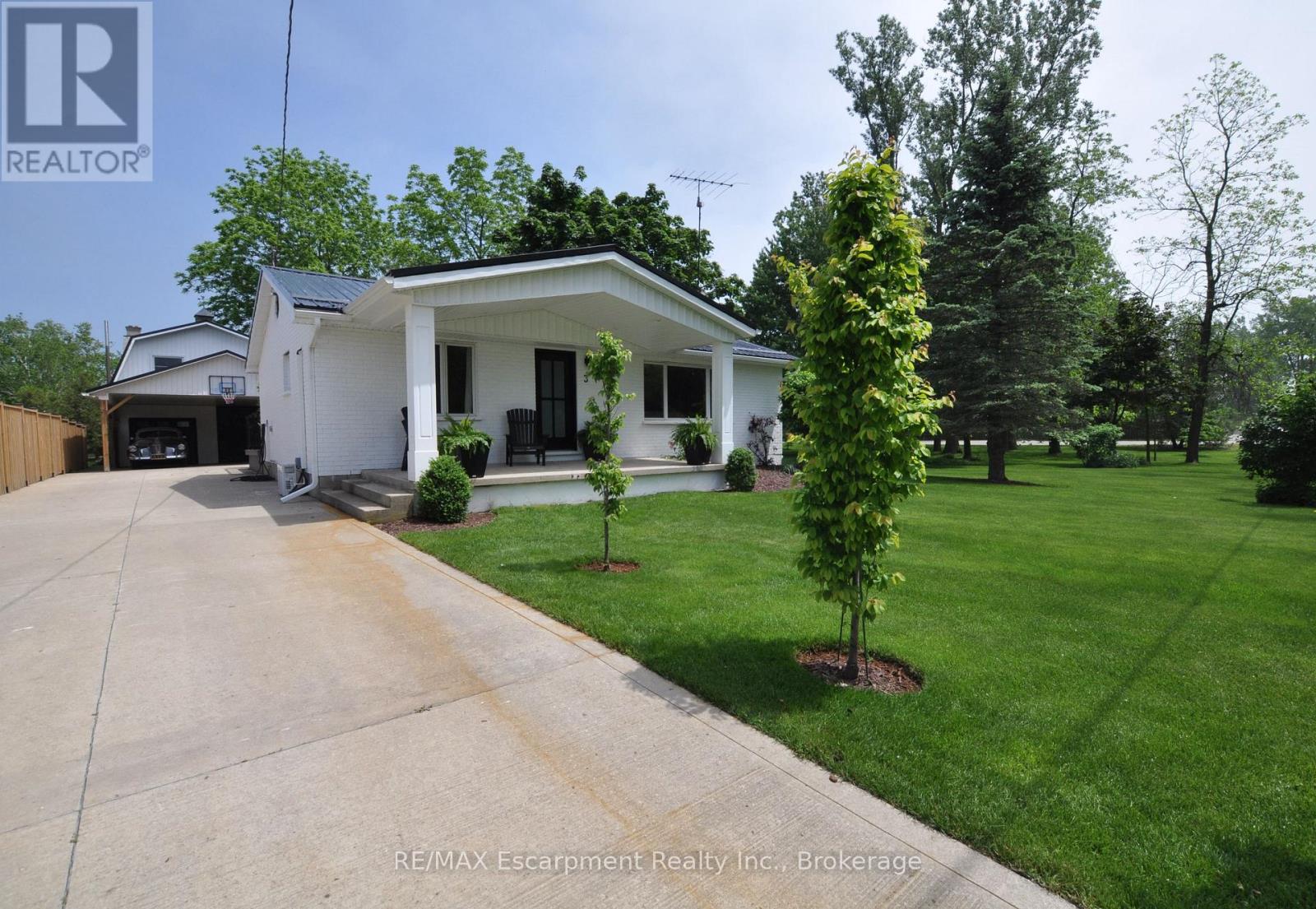 3 Howey Avenue, Norfolk, Ontario  N0E 1M0 - Photo 2 - X12456728