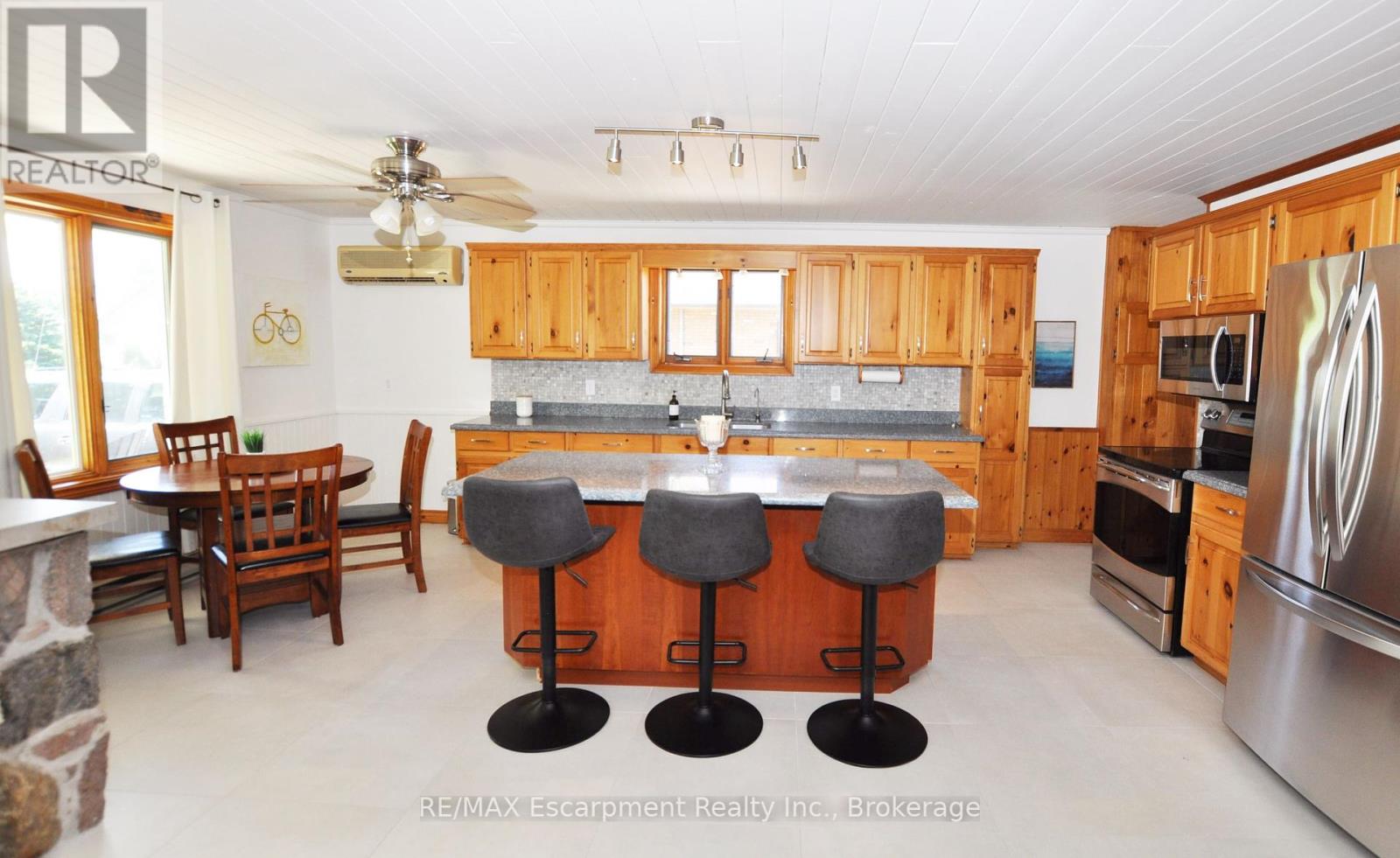 3 Howey Avenue, Norfolk, Ontario  N0E 1M0 - Photo 5 - X12456728