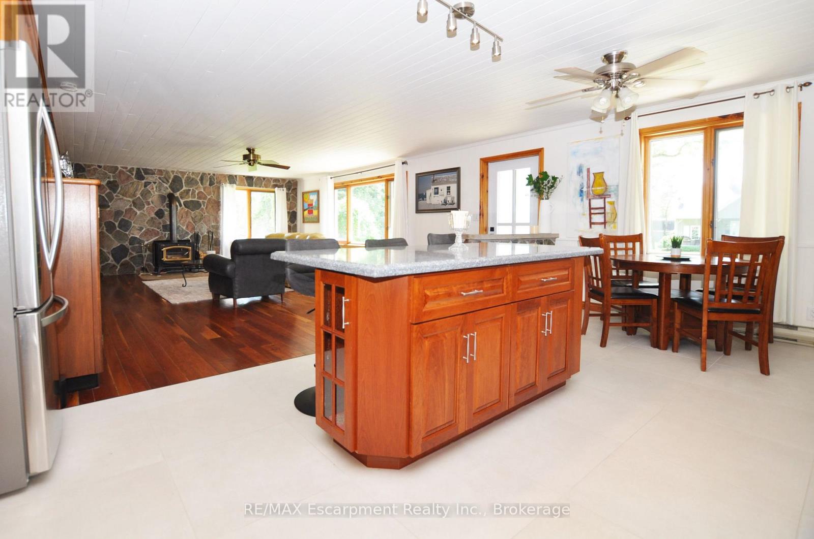 3 Howey Avenue, Norfolk, Ontario  N0E 1M0 - Photo 6 - X12456728