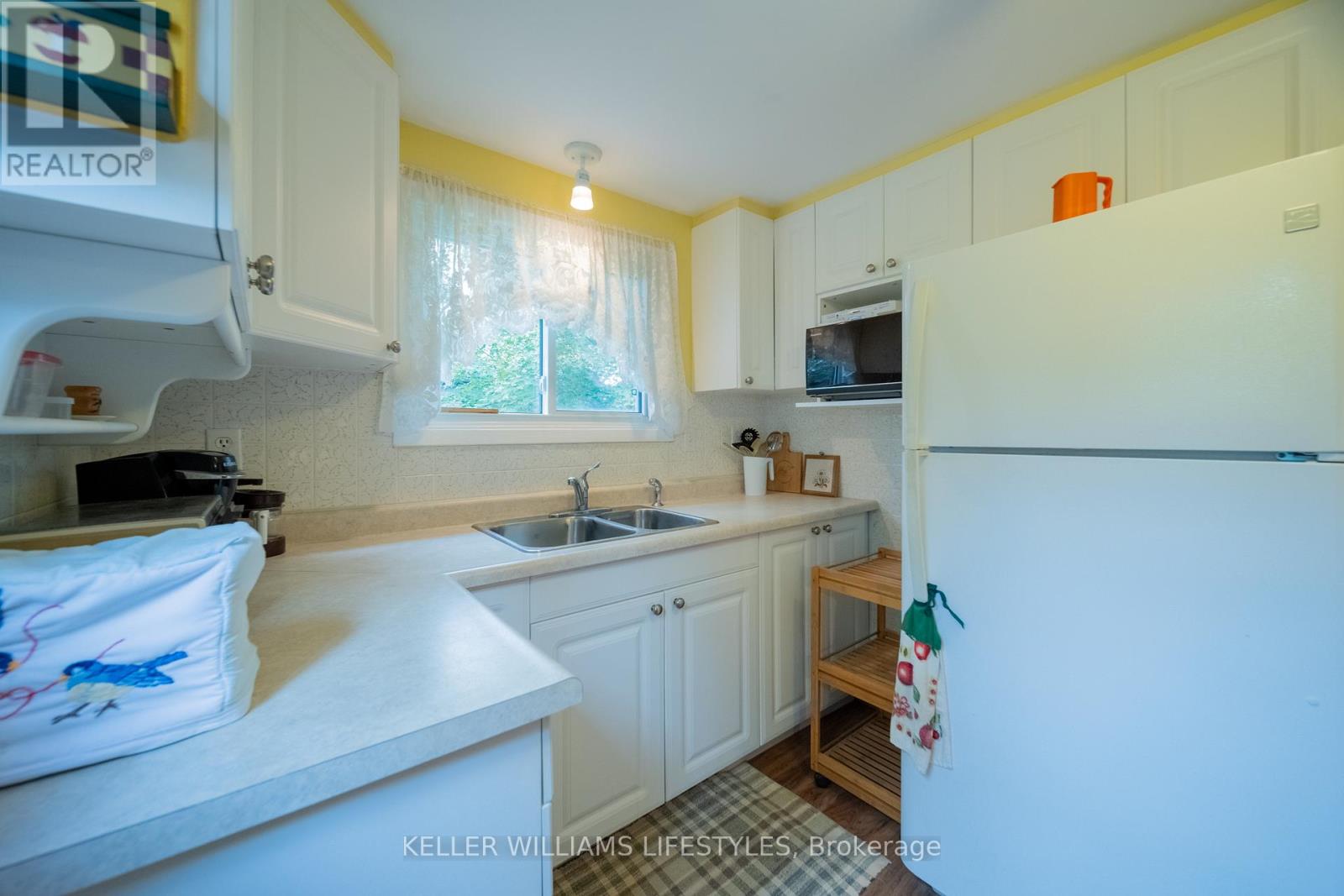 33742 Staffa Road, Bluewater (Zurich), Ontario  N0M 2T0 - Photo 16 - X12456711