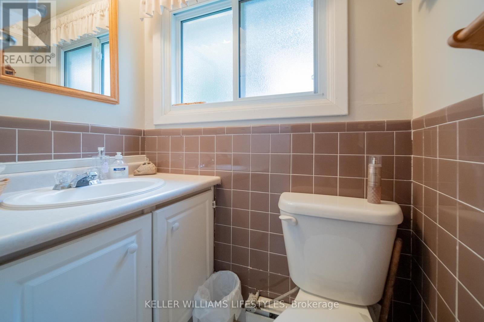 33742 Staffa Road, Bluewater (Zurich), Ontario  N0M 2T0 - Photo 35 - X12456711