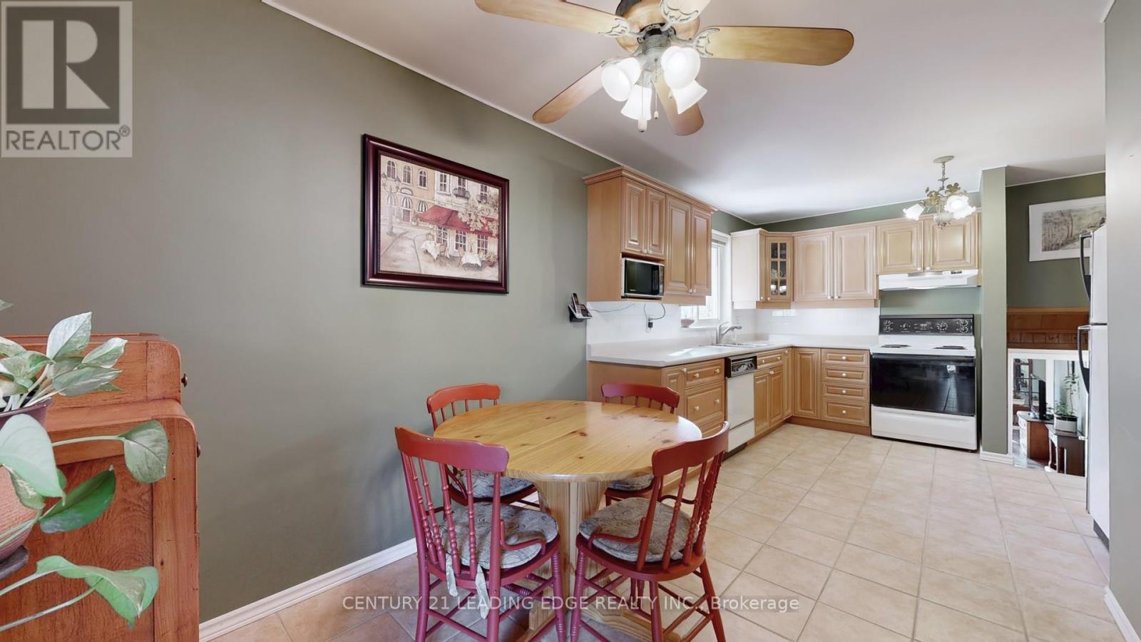 36 Sherwood Forest Drive, Markham (Bullock), Ontario  L3P 1P8 - Photo 17 - N12452474