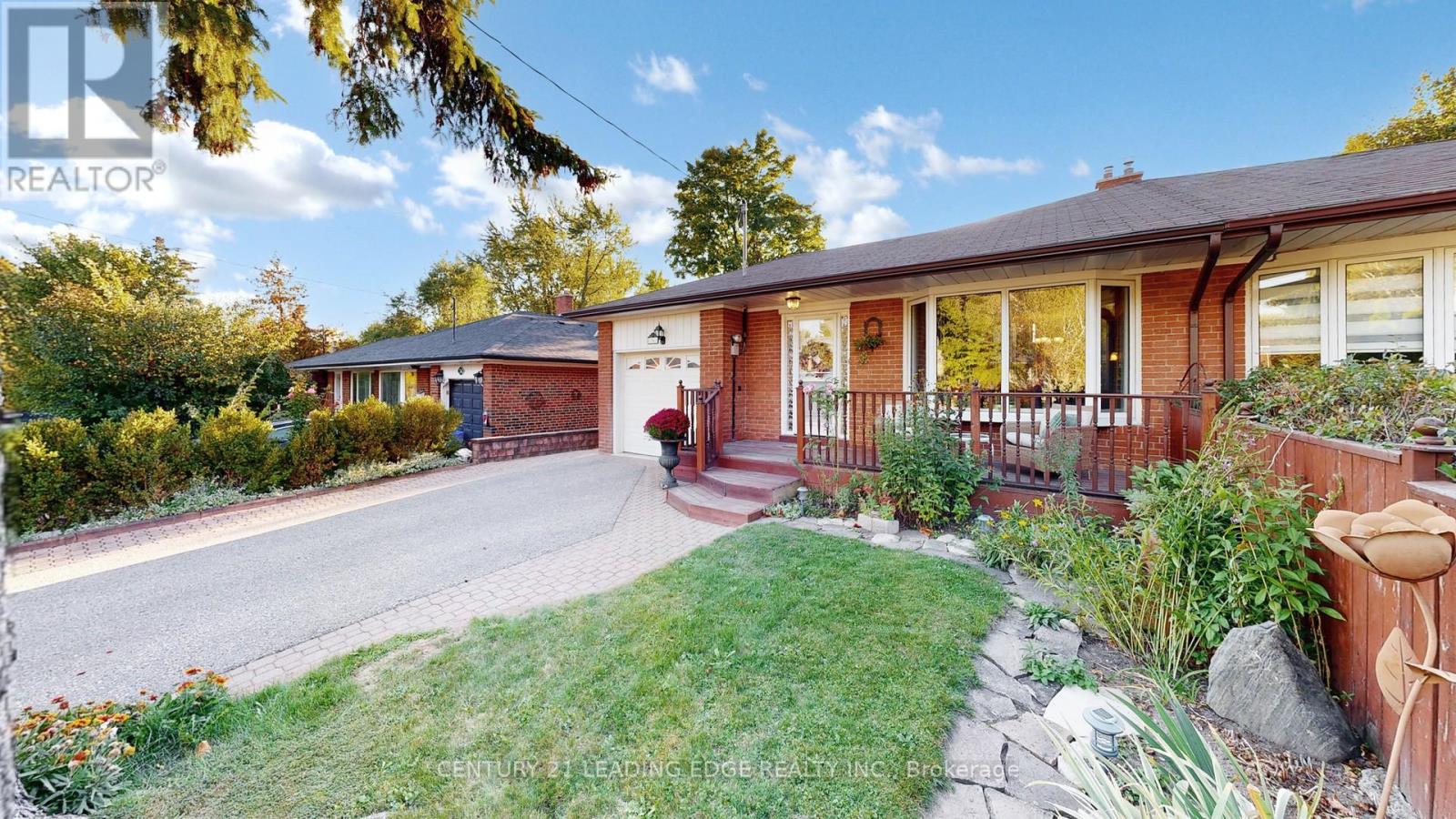 36 Sherwood Forest Drive, Markham (Bullock), Ontario  L3P 1P8 - Photo 3 - N12452474