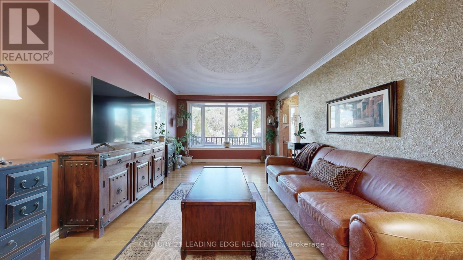 36 Sherwood Forest Drive, Markham (Bullock), Ontario  L3P 1P8 - Photo 6 - N12452474