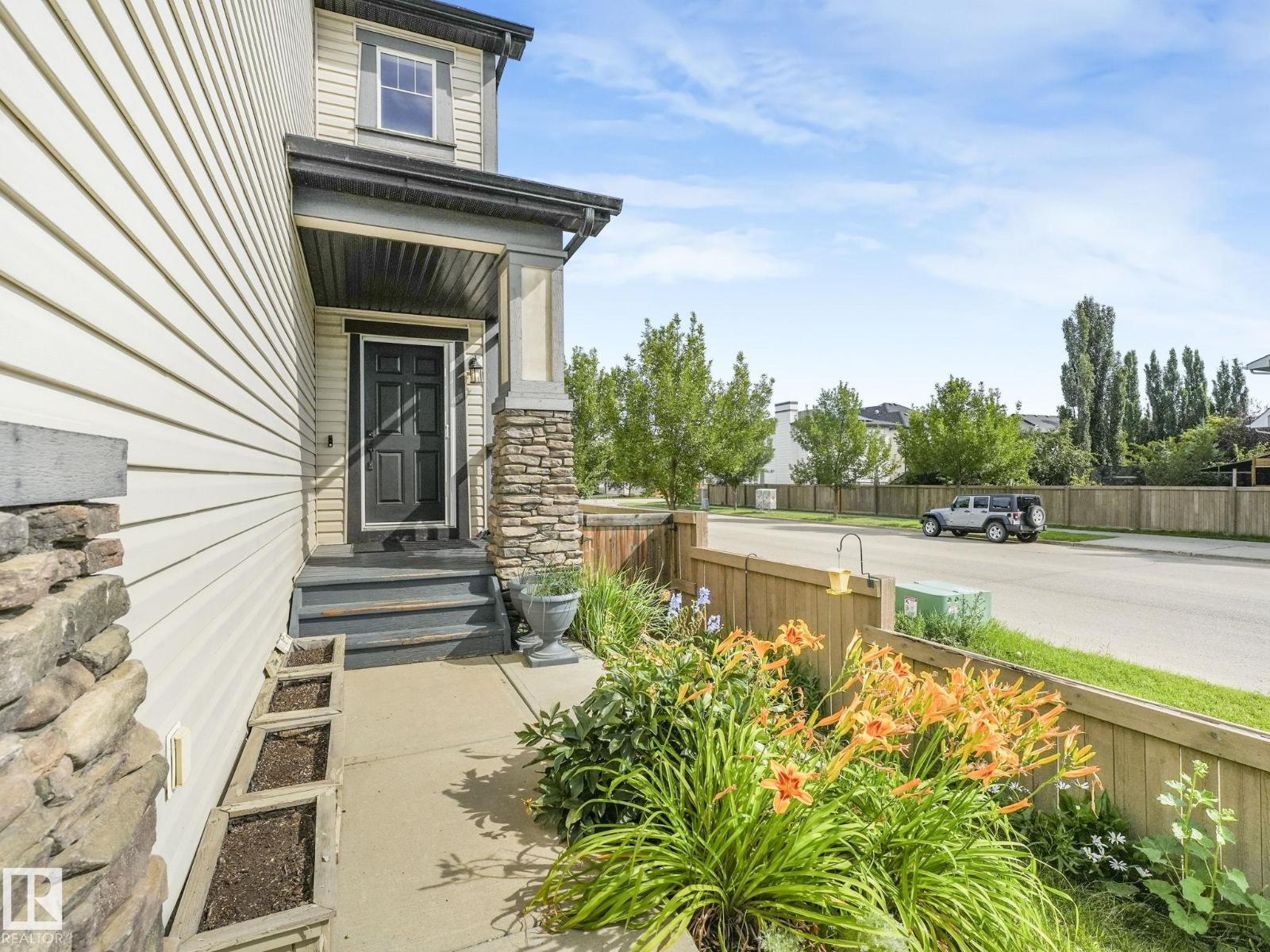 1004 Secord Pm Nw, Edmonton, Alberta  T5T 4A4 - Photo 4 - E4461662