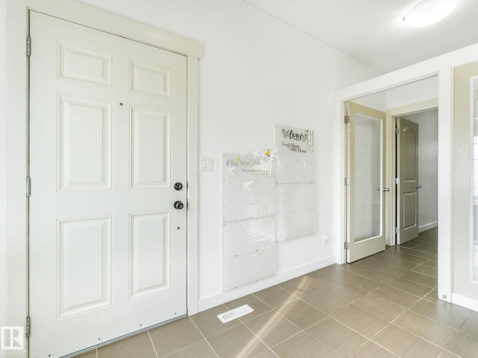 1004 Secord Pm Nw, Edmonton, Alberta  T5T 4A4 - Photo 5 - E4461662