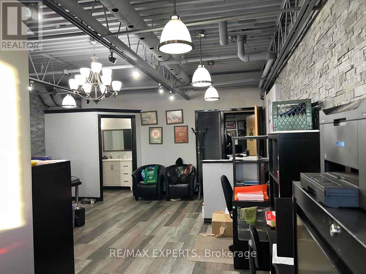 2 - 1 Delta Park Boulevard, Brampton, Ontario  L6T 5G1 - Photo 10 - W12456486