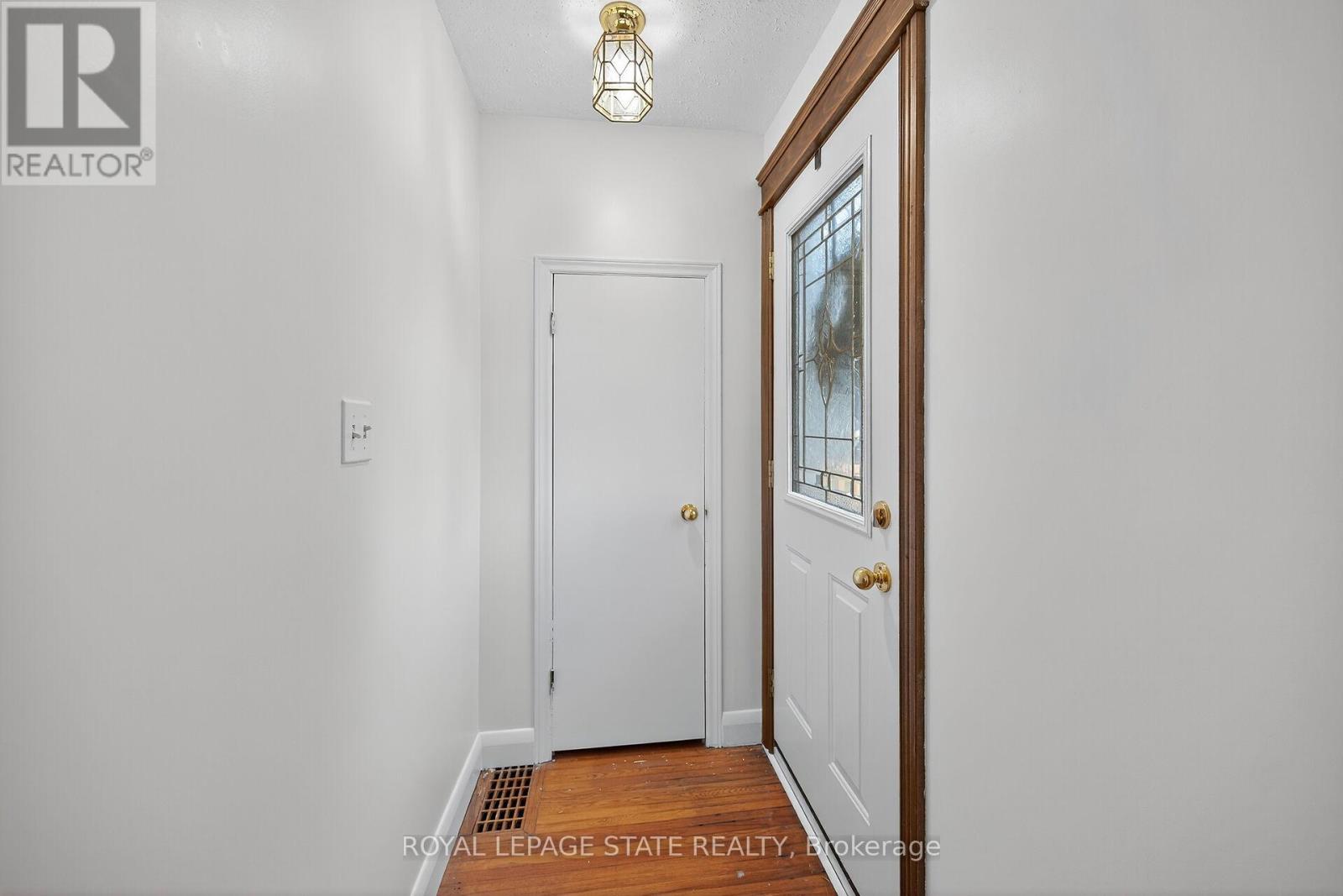 238 East 43rd Street, Hamilton (Hampton Heights), Ontario  L8T 3C5 - Photo 10 - X12456555