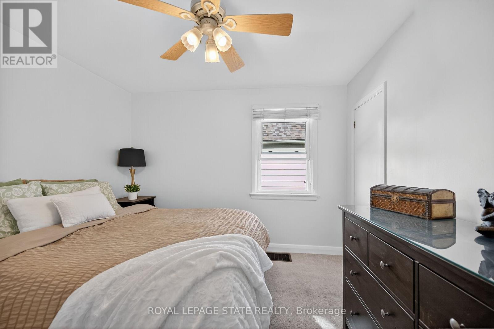 238 East 43rd Street, Hamilton (Hampton Heights), Ontario  L8T 3C5 - Photo 17 - X12456555