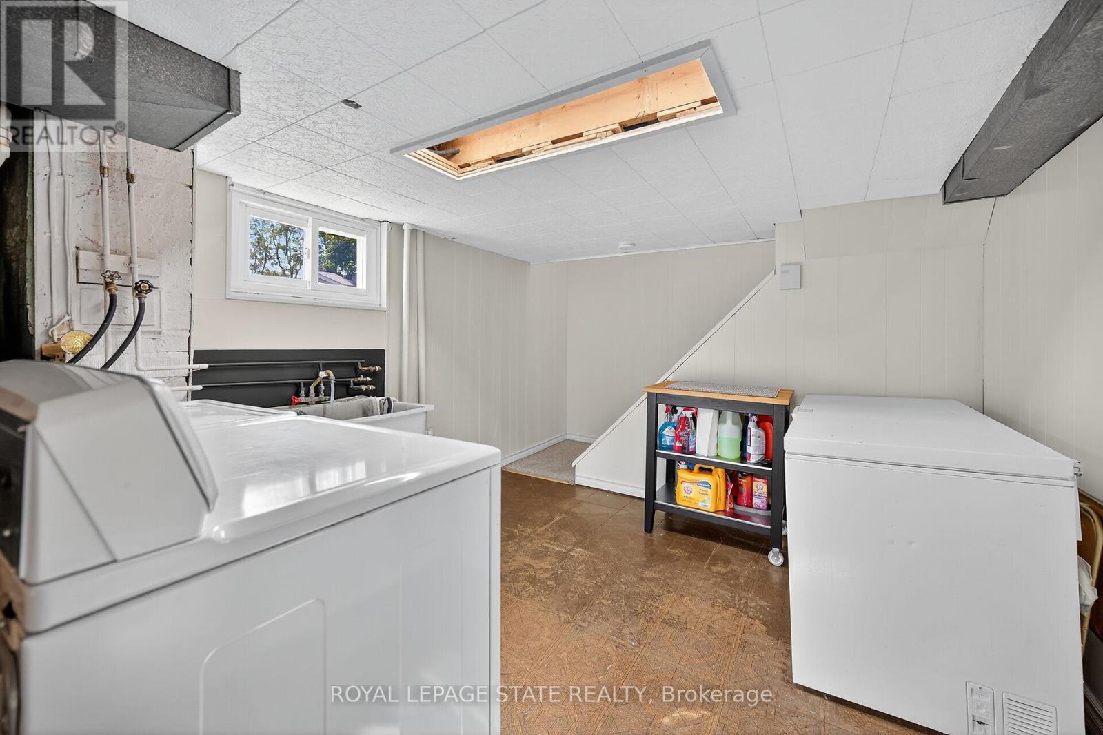 238 East 43rd Street, Hamilton (Hampton Heights), Ontario  L8T 3C5 - Photo 25 - X12456555