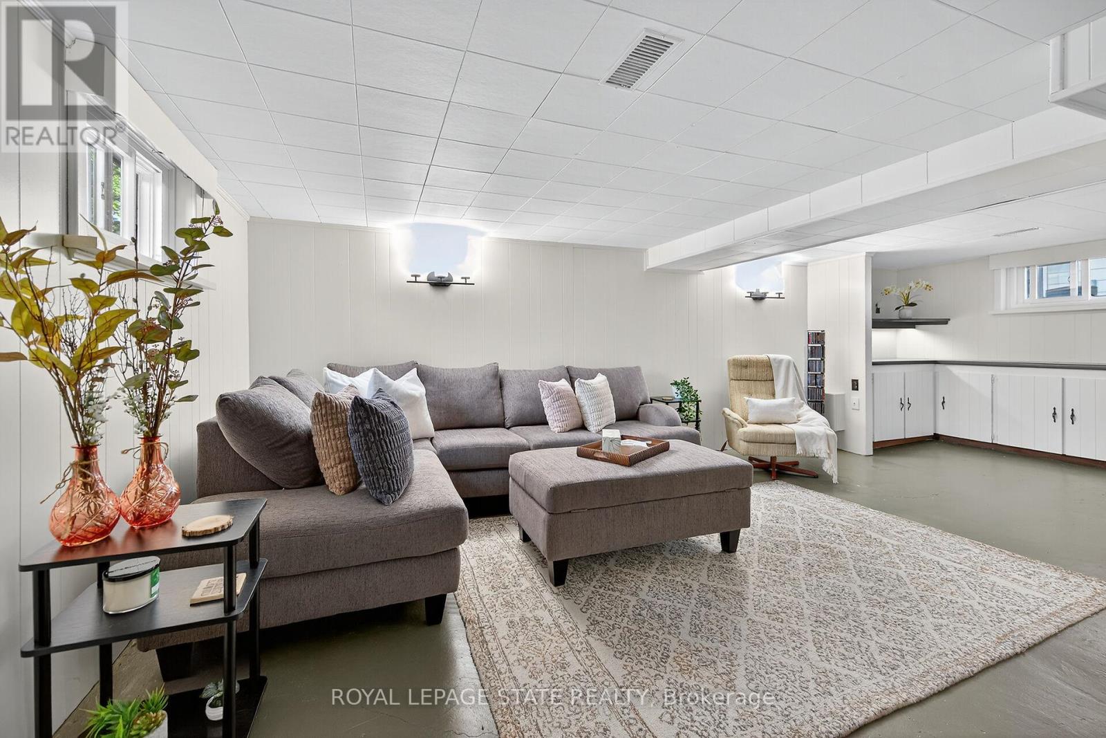 238 East 43rd Street, Hamilton (Hampton Heights), Ontario  L8T 3C5 - Photo 26 - X12456555