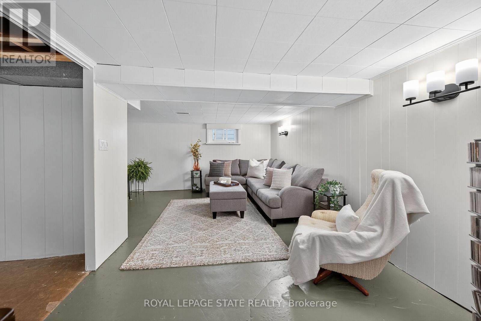 238 East 43rd Street, Hamilton (Hampton Heights), Ontario  L8T 3C5 - Photo 27 - X12456555