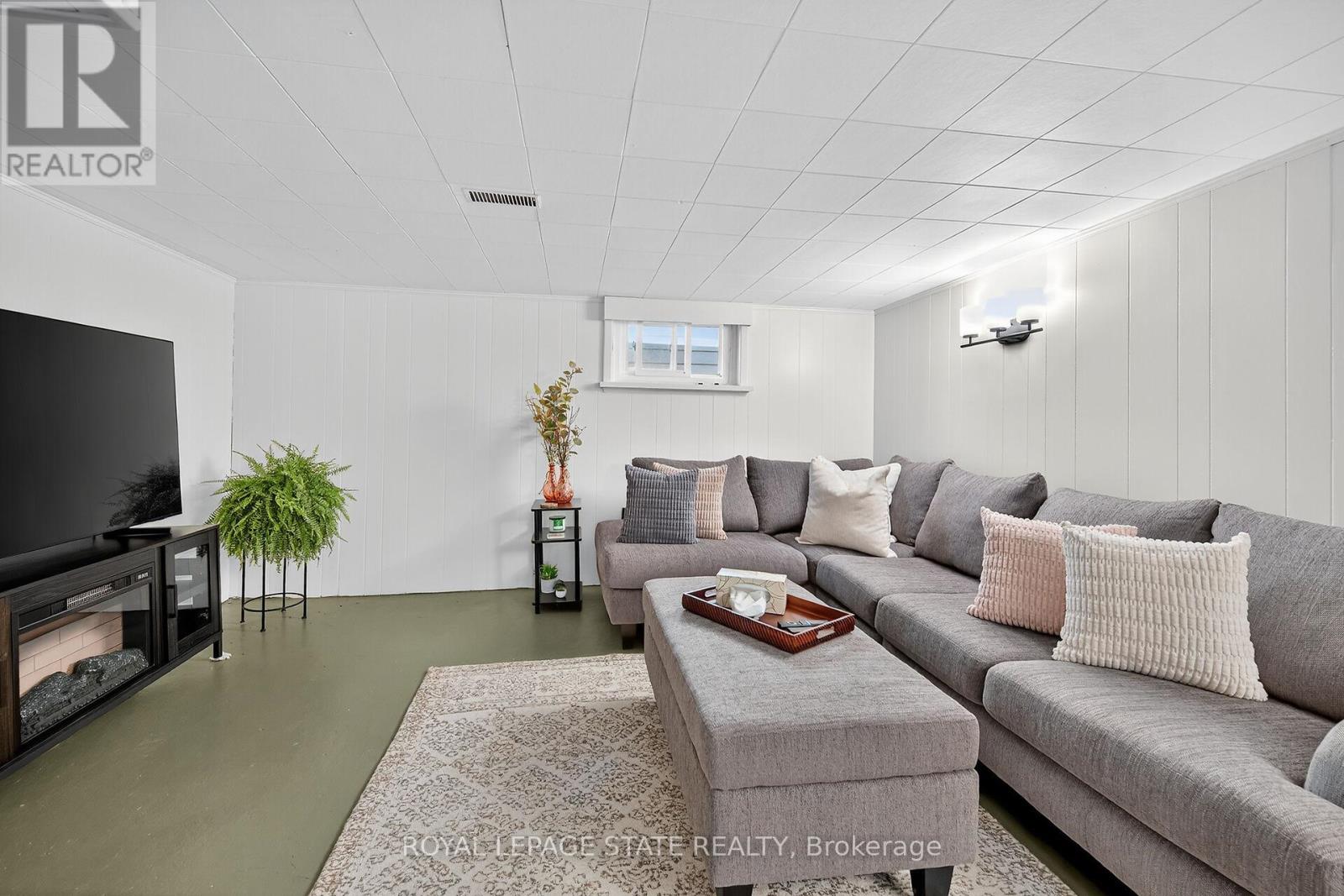 238 East 43rd Street, Hamilton (Hampton Heights), Ontario  L8T 3C5 - Photo 30 - X12456555