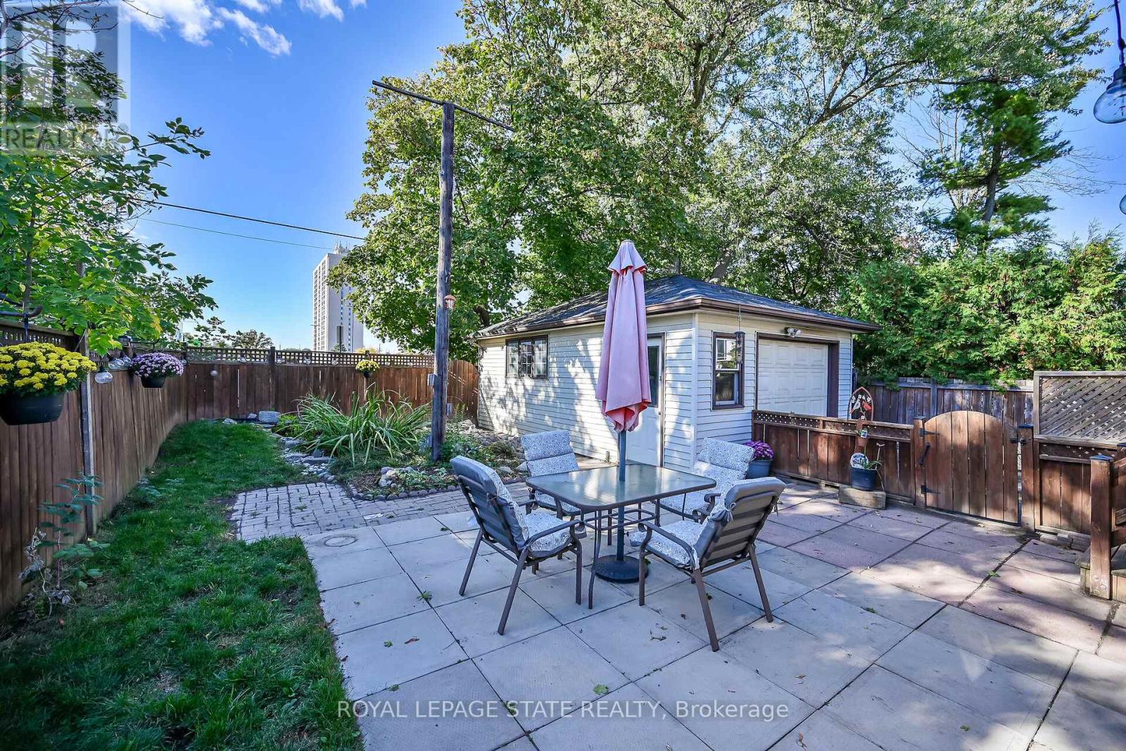 238 East 43rd Street, Hamilton (Hampton Heights), Ontario  L8T 3C5 - Photo 46 - X12456555