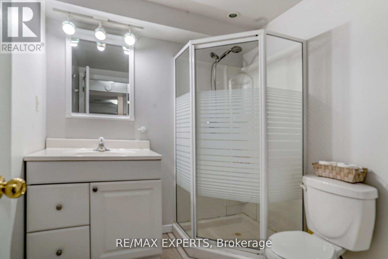 238 Lawnhurst Court, Hamilton (Lawfield), Ontario  L8V 4R4 - Photo 14 - X12456606