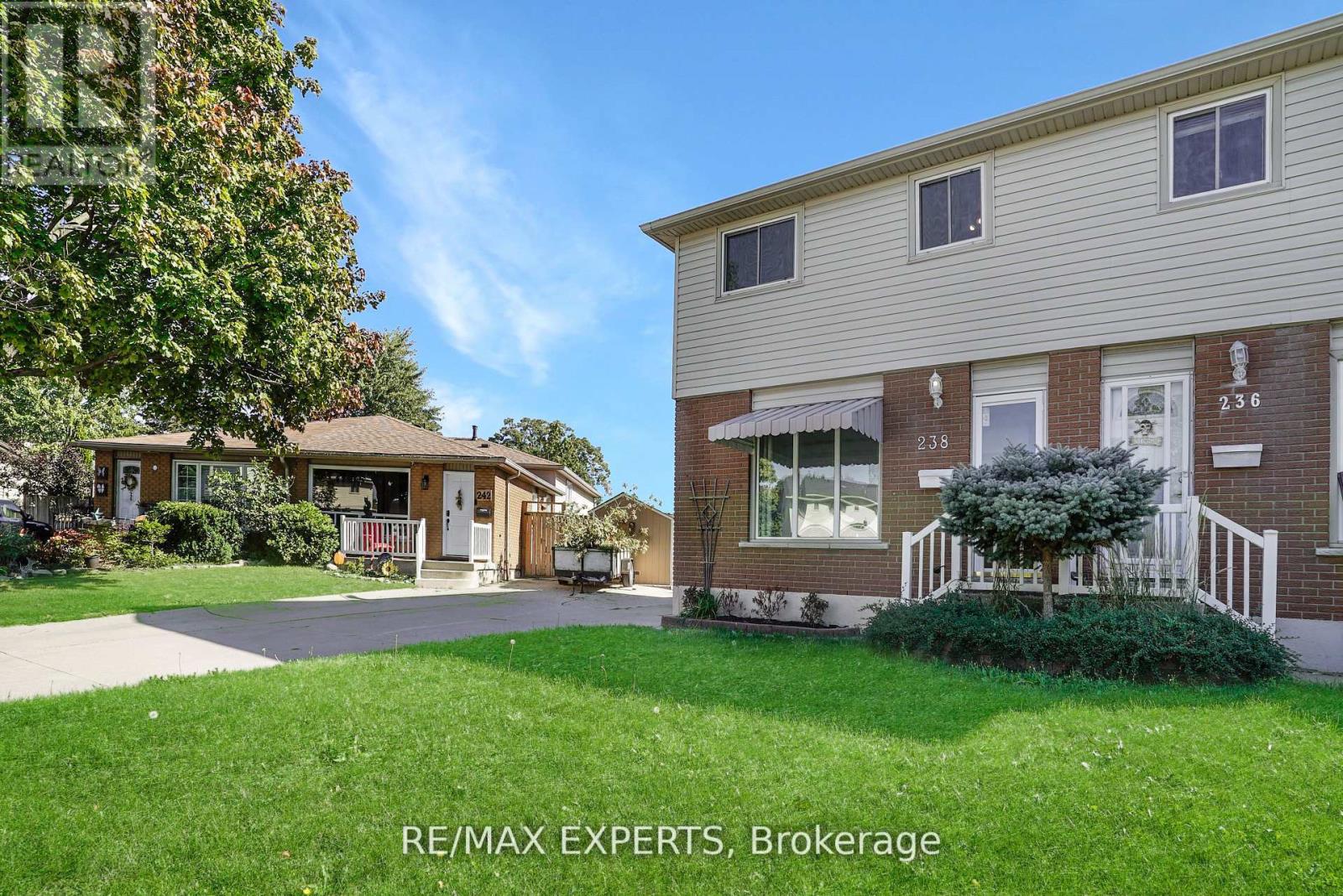 238 Lawnhurst Court, Hamilton (Lawfield), Ontario  L8V 4R4 - Photo 2 - X12456606