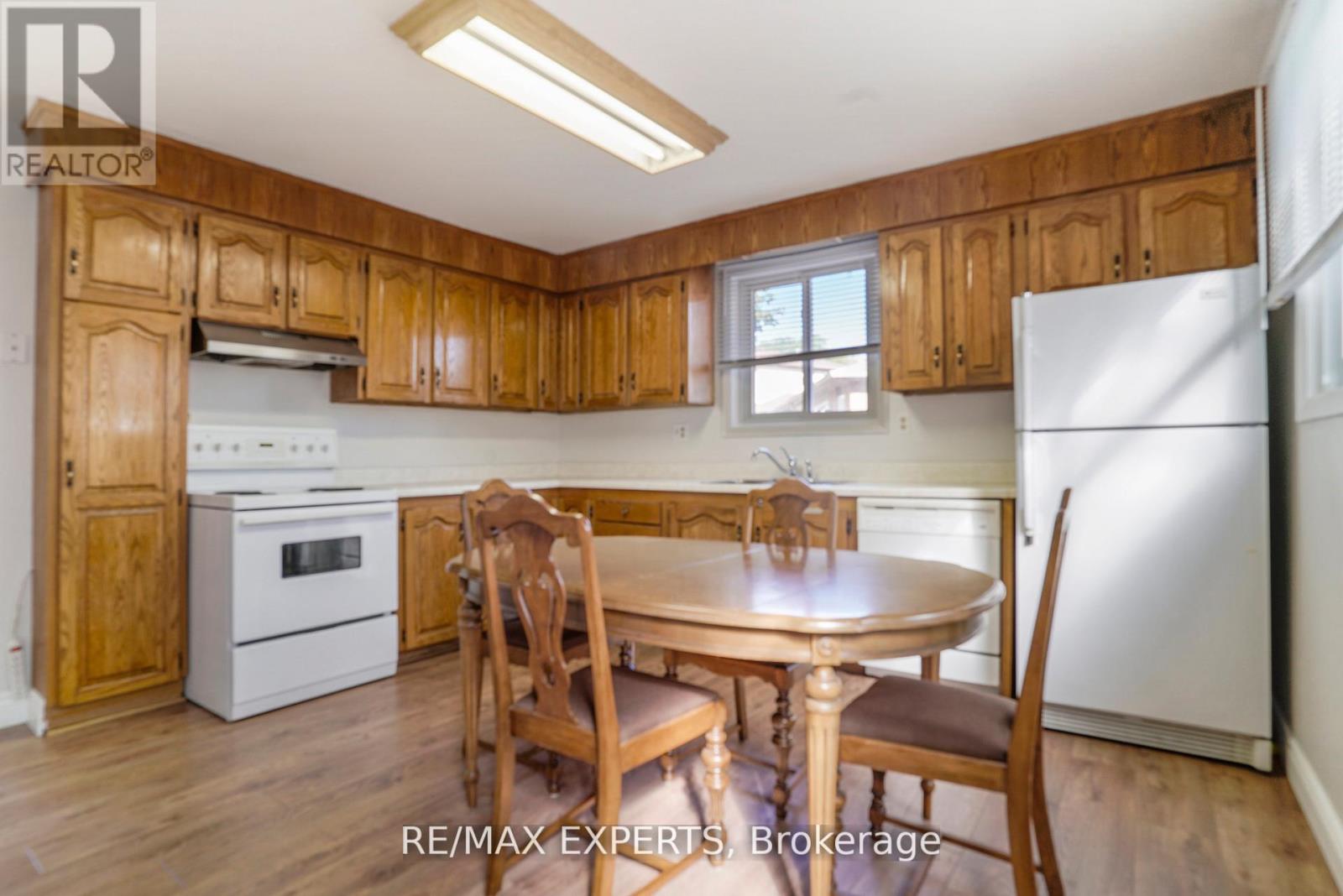 238 Lawnhurst Court, Hamilton (Lawfield), Ontario  L8V 4R4 - Photo 7 - X12456606