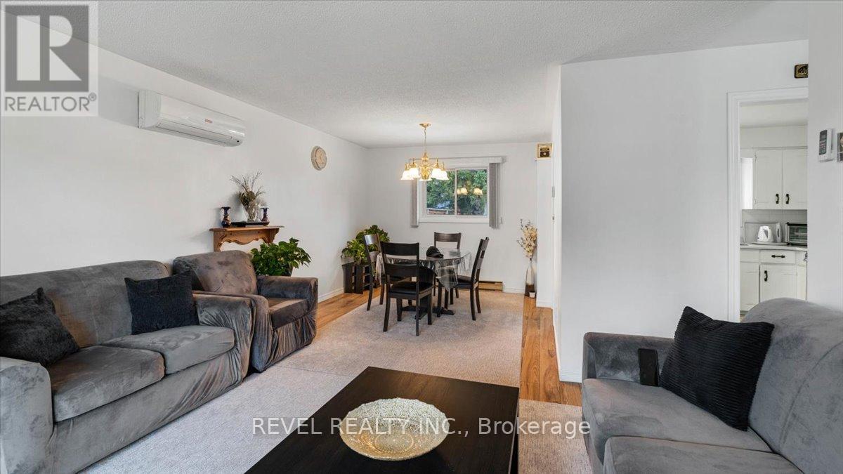12 Chown Crescent, Belleville (Belleville Ward), Ontario  K8P 4P9 - Photo 10 - X12456619