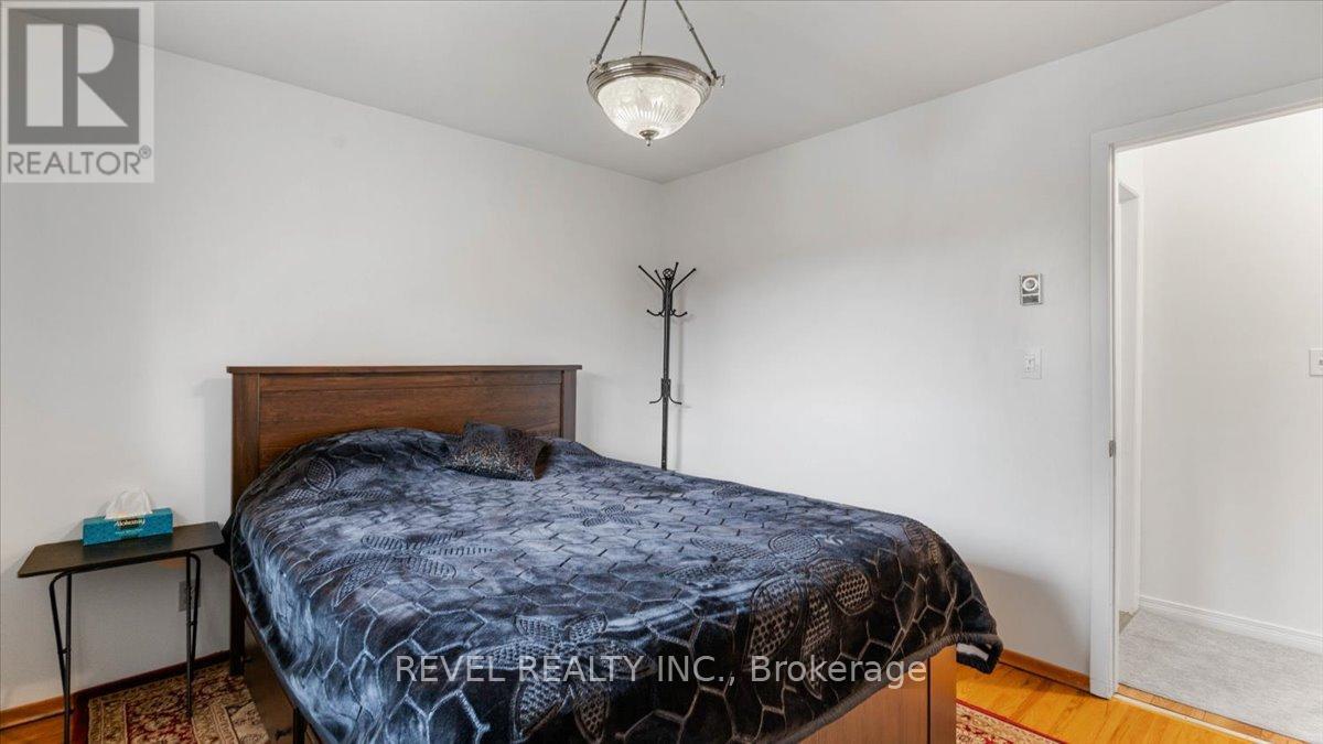 12 Chown Crescent, Belleville (Belleville Ward), Ontario  K8P 4P9 - Photo 12 - X12456619