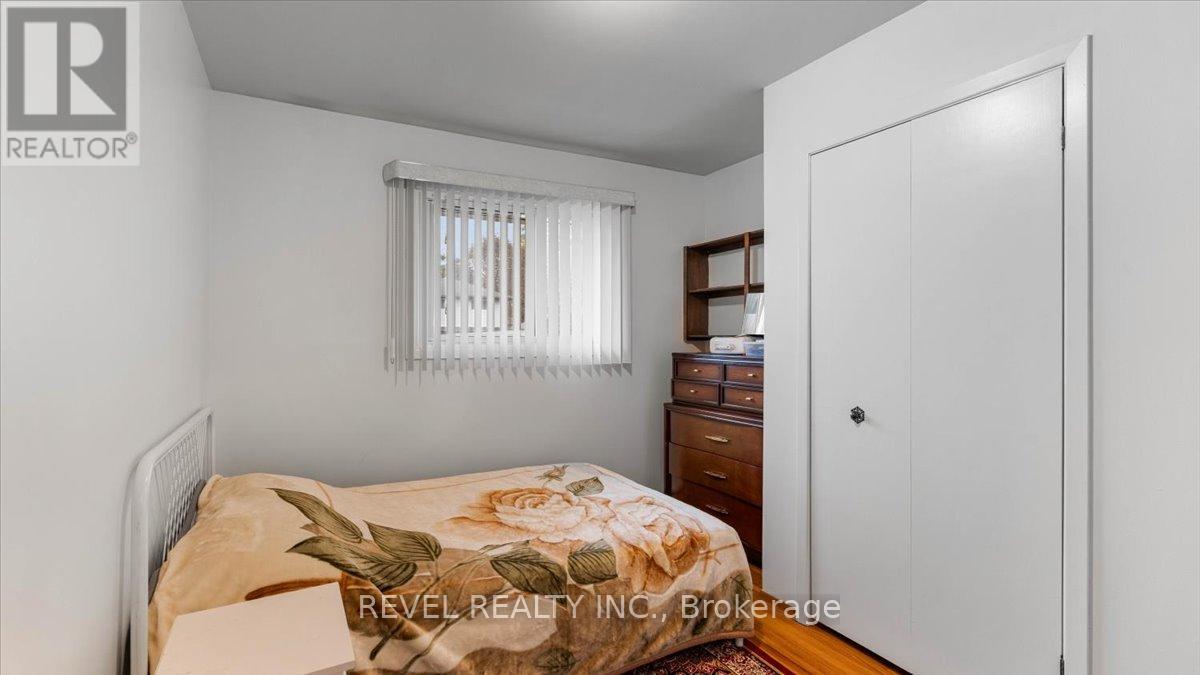 12 Chown Crescent, Belleville (Belleville Ward), Ontario  K8P 4P9 - Photo 17 - X12456619