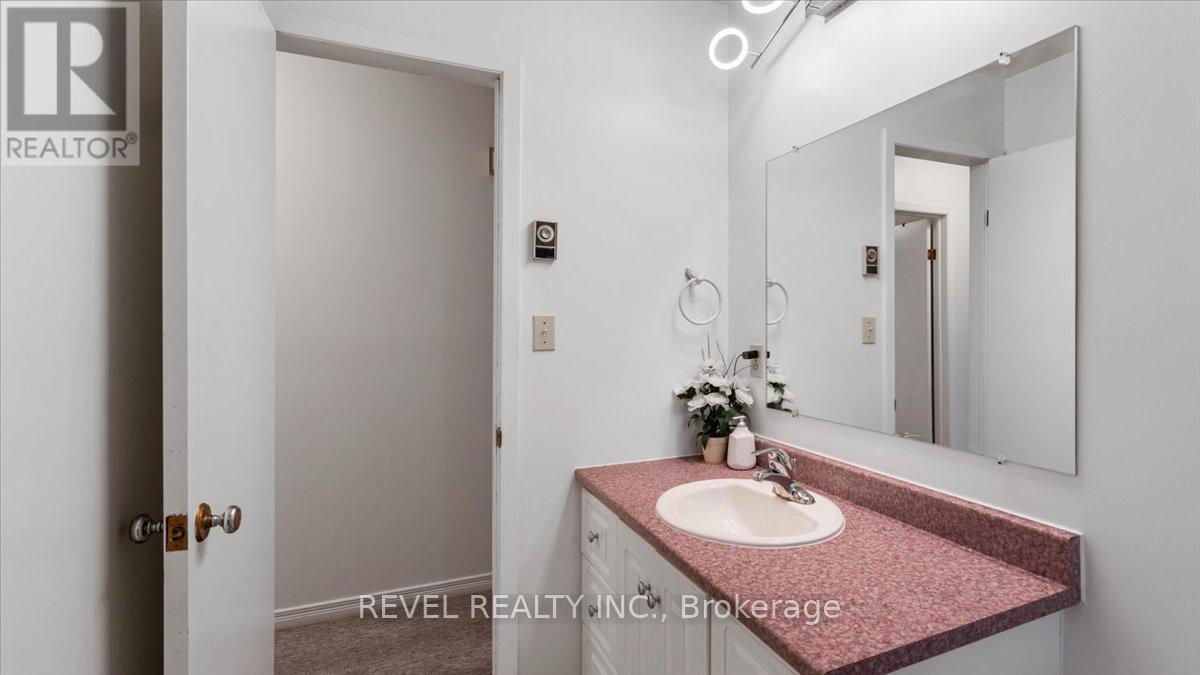 12 Chown Crescent, Belleville (Belleville Ward), Ontario  K8P 4P9 - Photo 18 - X12456619