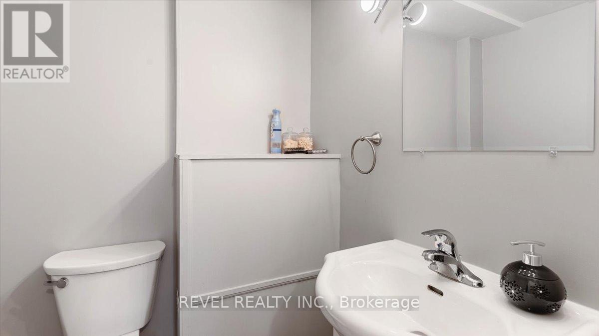 12 Chown Crescent, Belleville (Belleville Ward), Ontario  K8P 4P9 - Photo 21 - X12456619