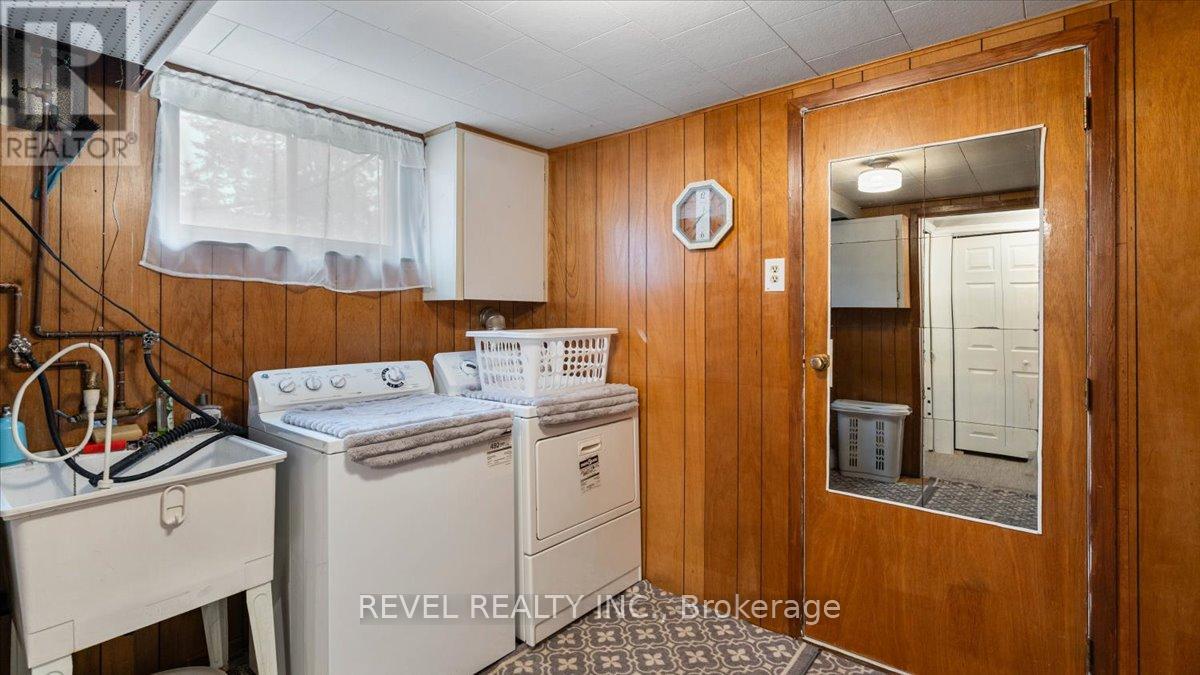 12 Chown Crescent, Belleville (Belleville Ward), Ontario  K8P 4P9 - Photo 22 - X12456619