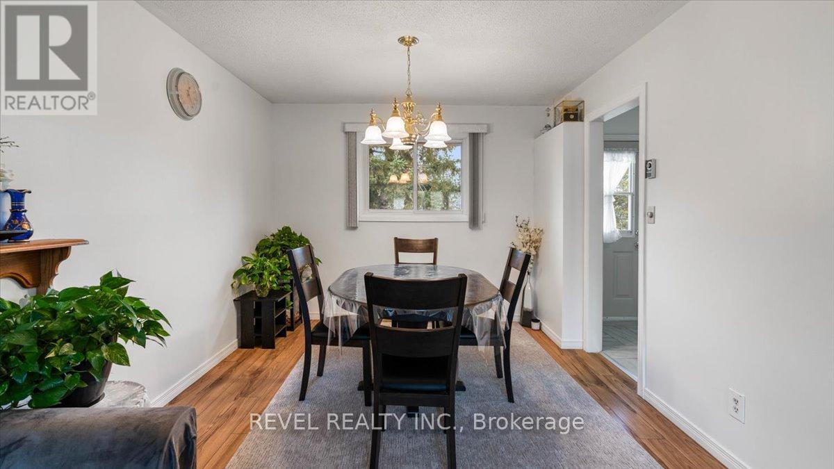 12 Chown Crescent, Belleville (Belleville Ward), Ontario  K8P 4P9 - Photo 9 - X12456619