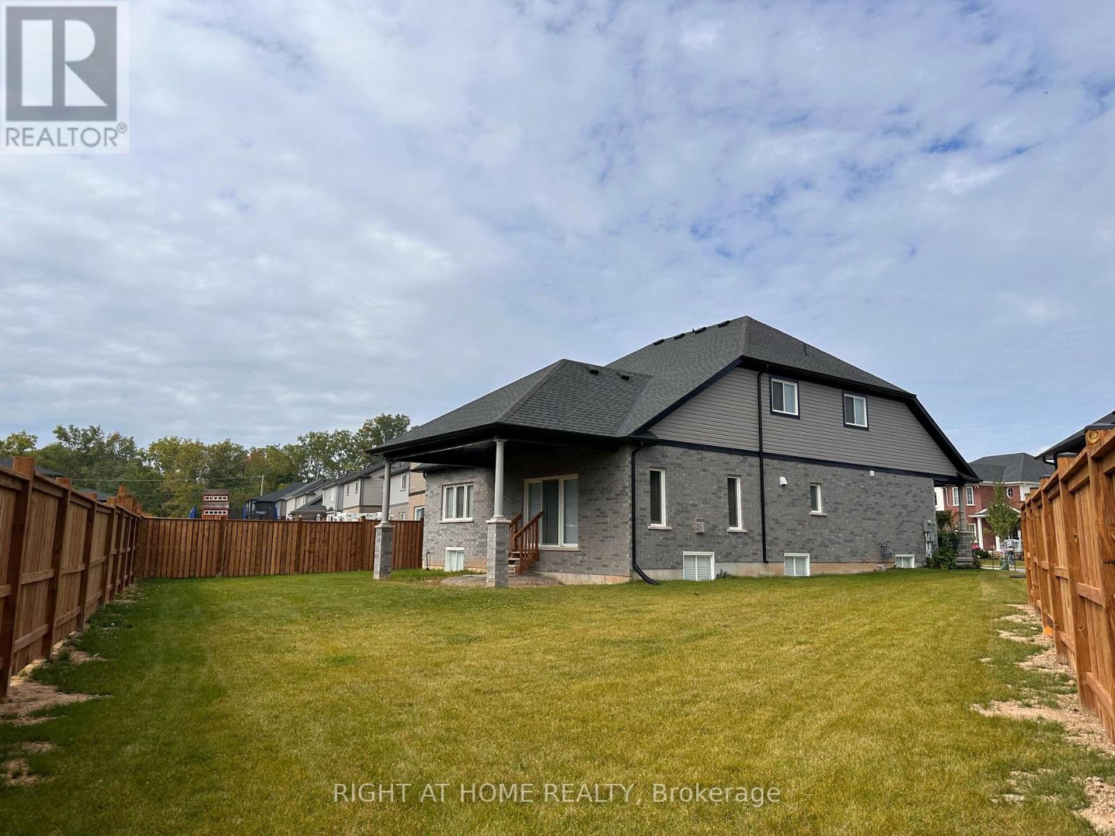 3628 Allen Trail, Fort Erie (Ridgeway), Ontario  L0S 1N0 - Photo 2 - X12456622