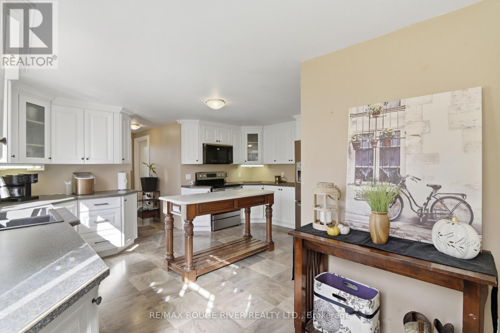 122 County Road 4 Road E, Douro-Dummer, Ontario  K0L 1S0 - Photo 5 - X12456644