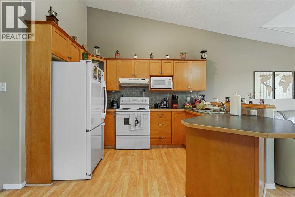 24 Blackfoot Court W, Lethbridge, Alberta  T1K 7P5 - Photo 8 - A2262804