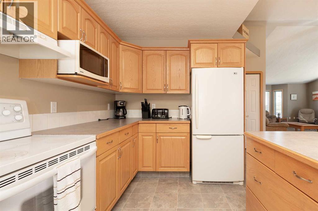 1243 Tumblewood Avenue, Pincher Creek, Alberta  T0K 1W0 - Photo 11 - A2263295