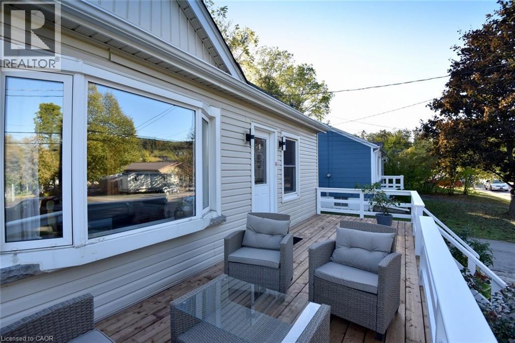 86 Mercer Street, Hamilton, Ontario  L9H 2N6 - Photo 2 - 40778240