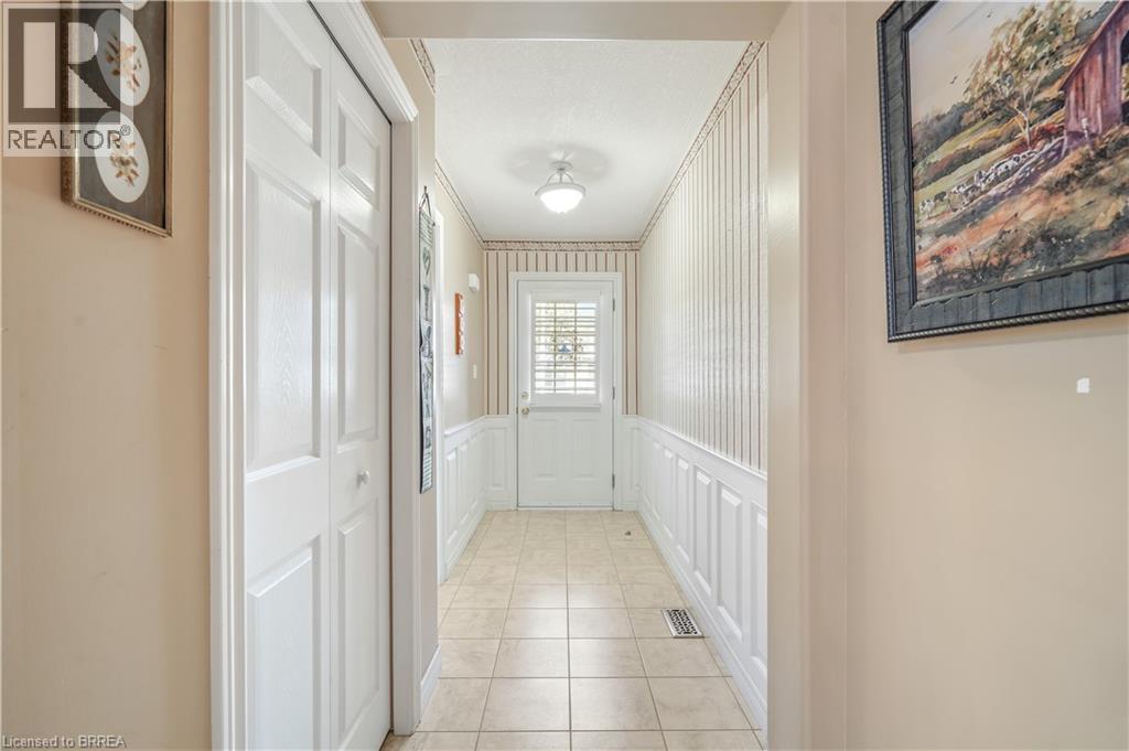 25 Cobden Court Unit# 8, Brantford, Ontario  N3R 8B5 - Photo 8 - 40776676