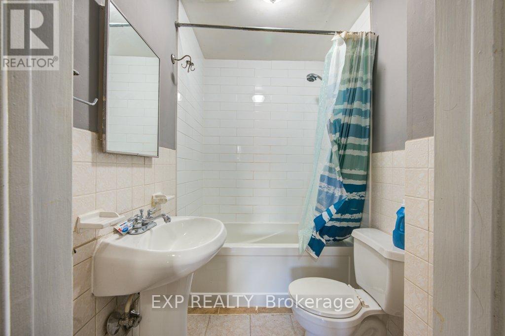 96 Emery Street W, London South (South E), Ontario  N6J 1R8 - Photo 33 - X12455864