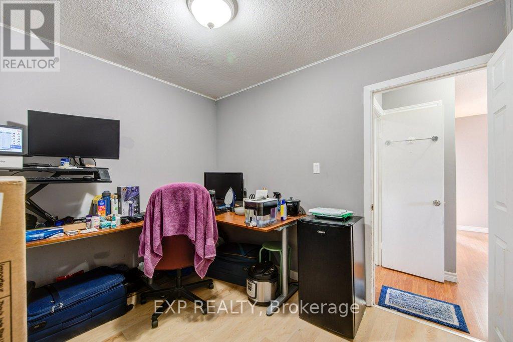 96 Emery Street W, London South (South E), Ontario  N6J 1R8 - Photo 34 - X12455864
